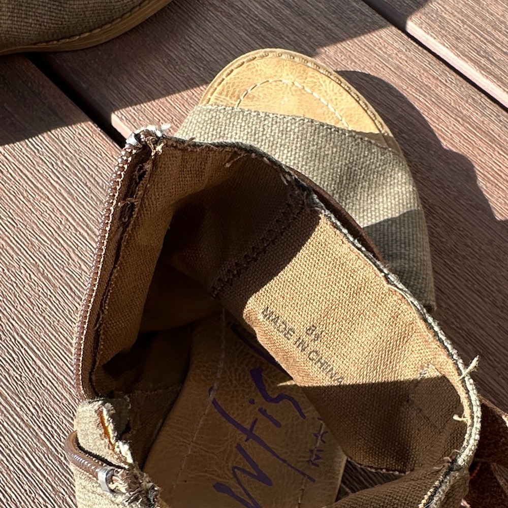 Blowfish Brown and Tan Sandals - Picture 7 of 7